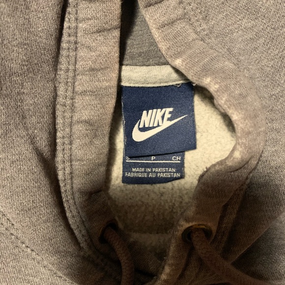 Vintage Nike distressed Sweatshirt - Picture 5 of 8